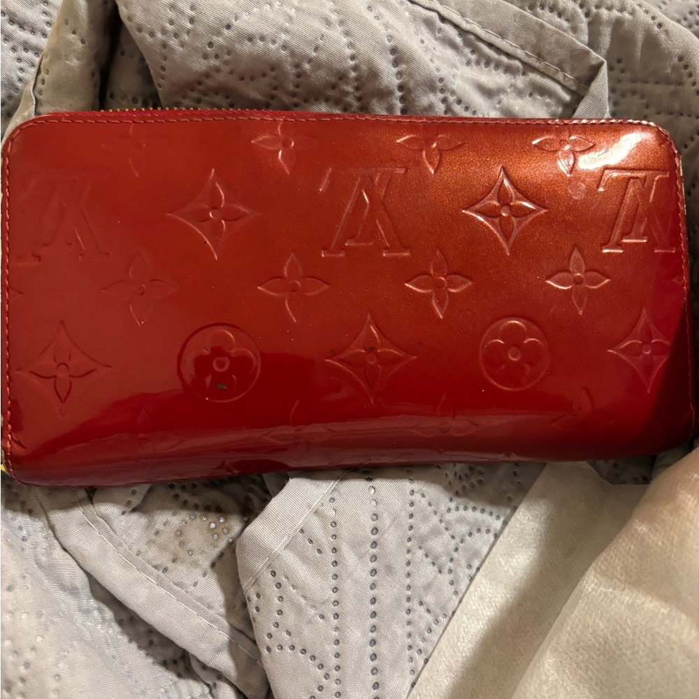 EUC red vernis Louis Vuitton wallet. COA provided.